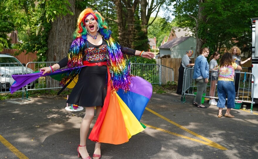 Demand the Ohio state Senate kill their draconian anti-drag bill!